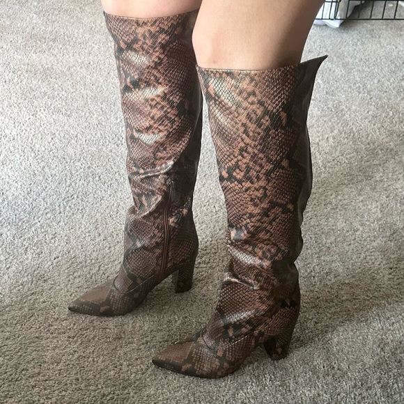 New Guess Brown/black Snakeskin Faux Leather Boots sz 6.5 - Picture 7 of 8